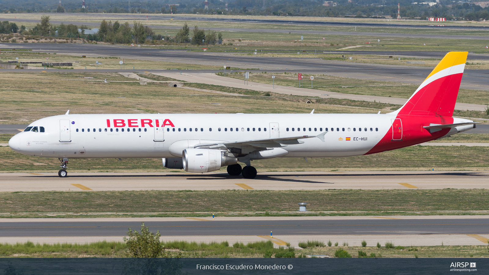 Iberia  Airbus A321  EC-HUI