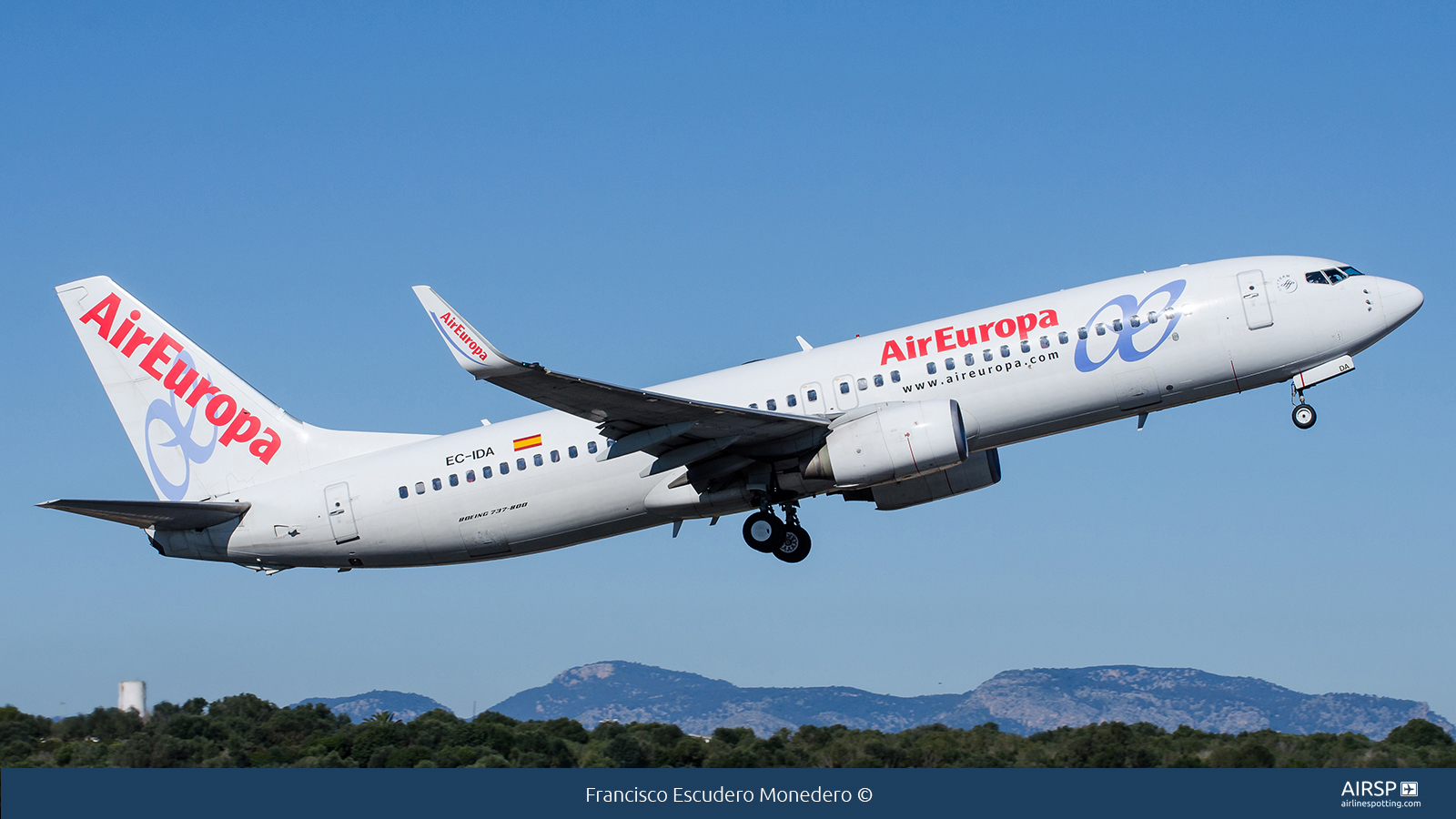 Air Europa  Boeing 737-800  EC-IDA