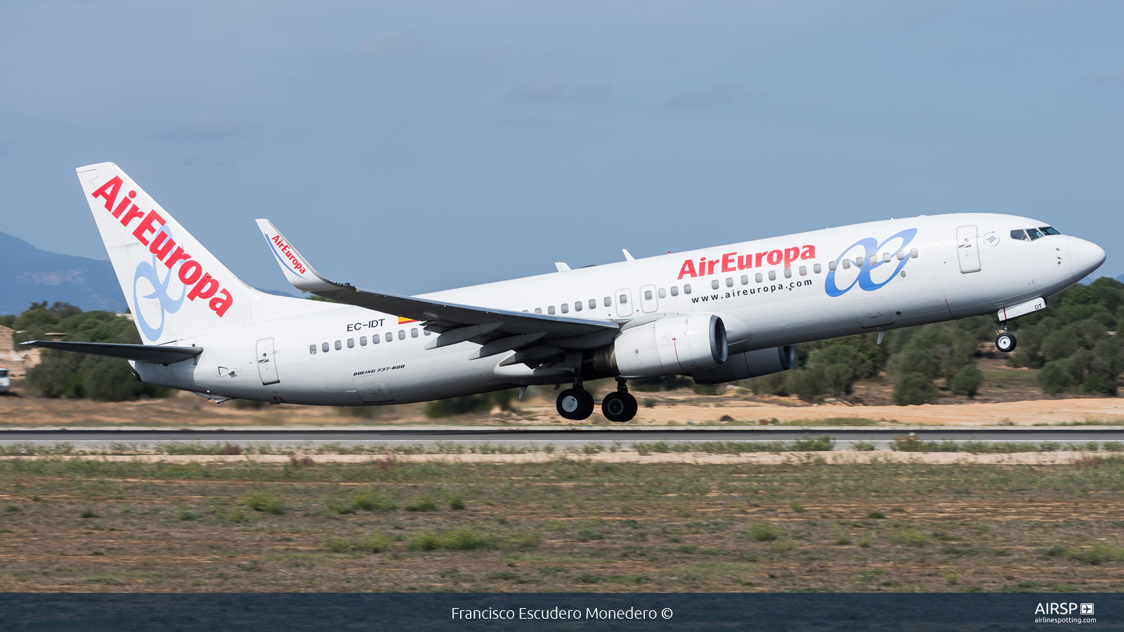 Air Europa  Boeing 737-800  EC-IDT