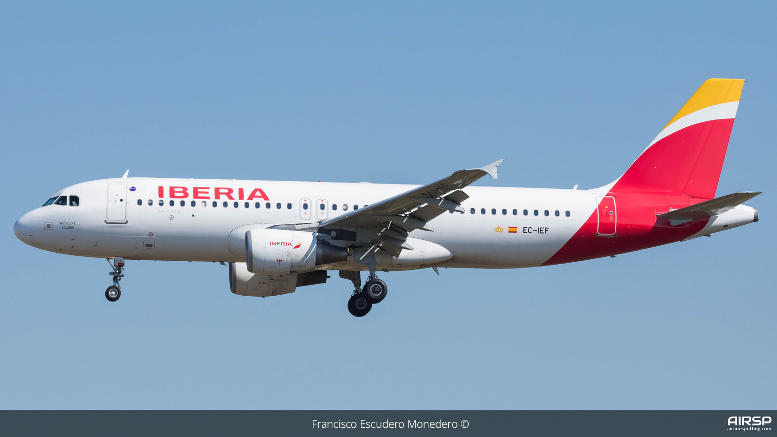 Iberia  Airbus A320  EC-IEF