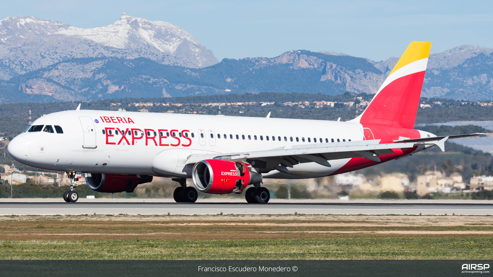 Iberia Express  Airbus A320  EC-ILR