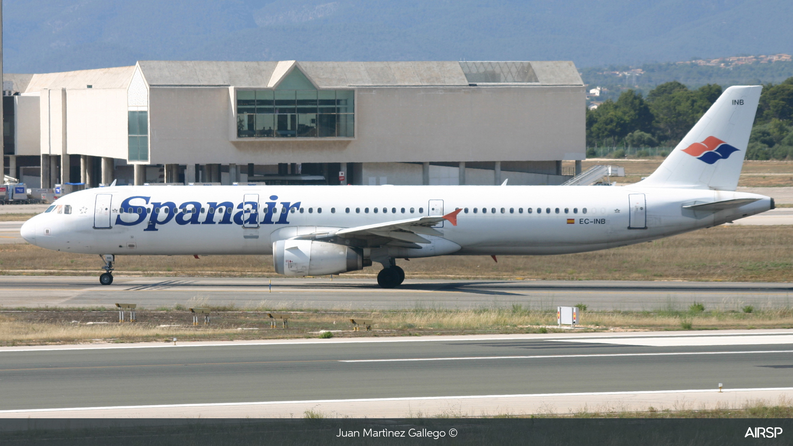 Spanair  Airbus A321  EC-INB