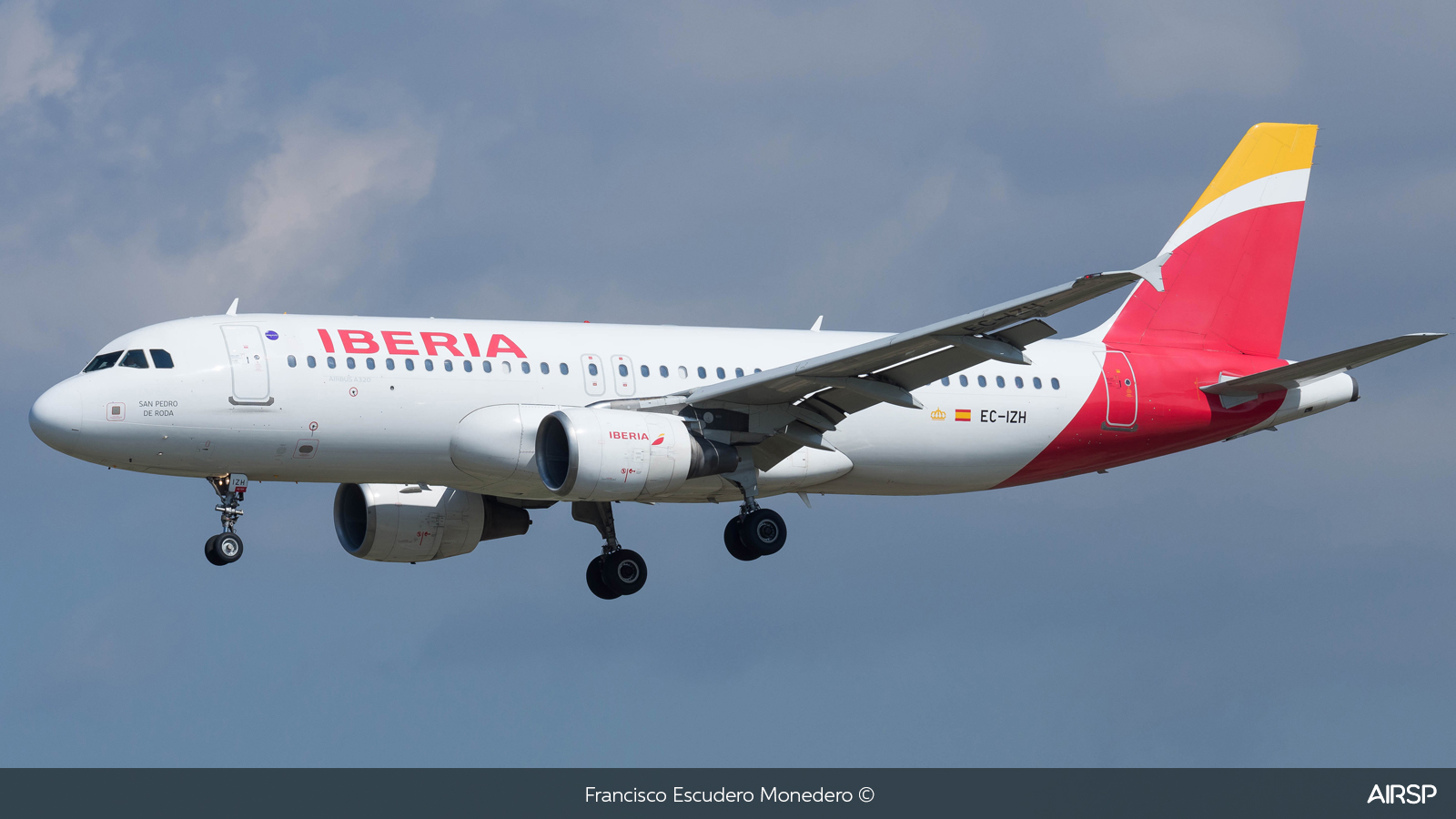 Iberia  Airbus A320  EC-IZH