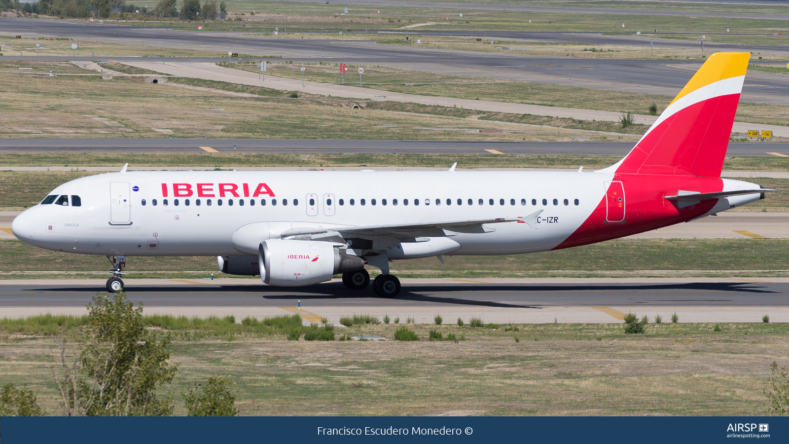 Iberia  Airbus A320  EC-IZR