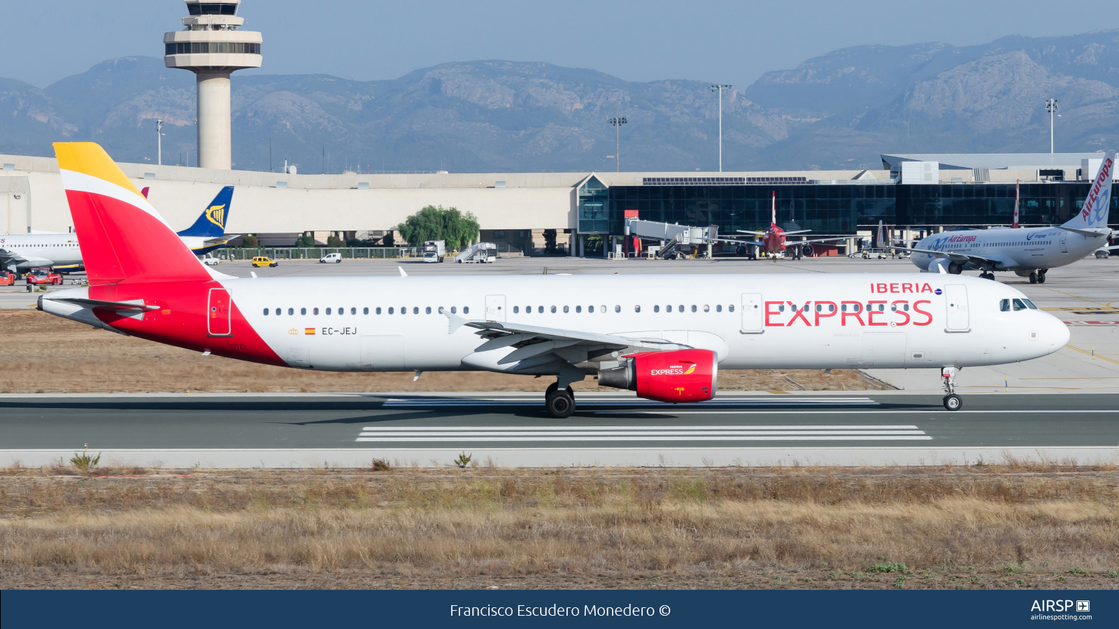 Iberia Express  Airbus A321  EC-JEJ