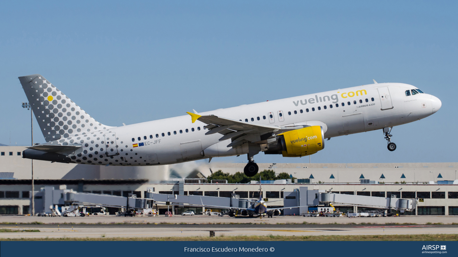 Vueling  Airbus A320  EC-JFF