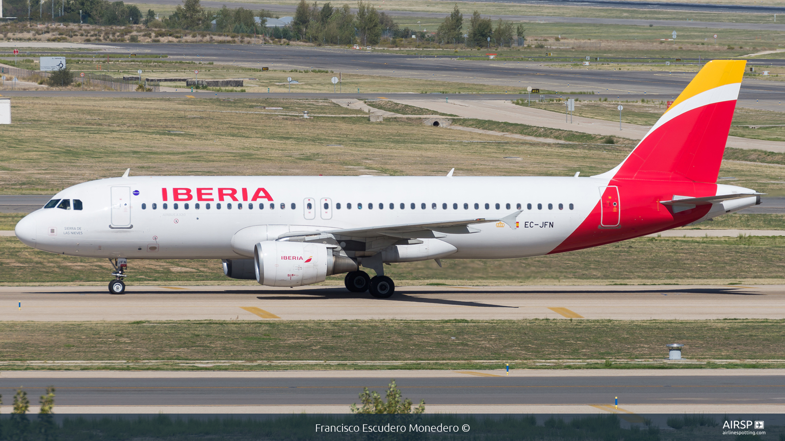 Iberia  Airbus A320  EC-JFN
