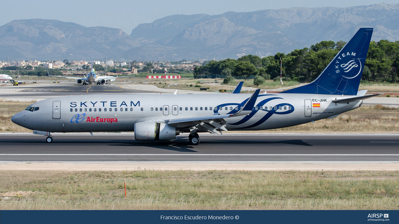 Air Europa  Boeing 737-800  EC-JHK