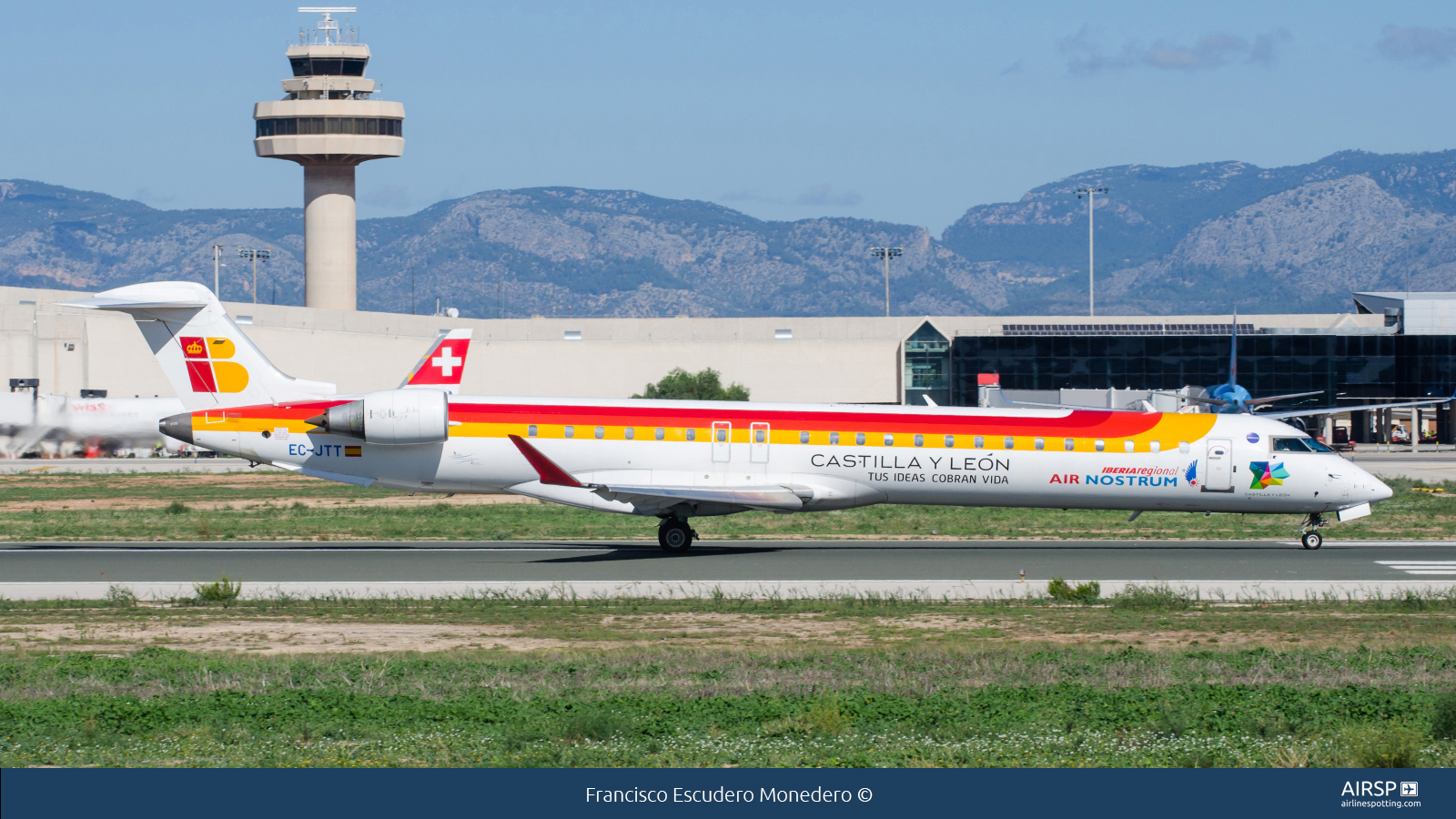 Air Nostrum Iberia Regional  Mitsubishi CRJ-900  EC-JTT