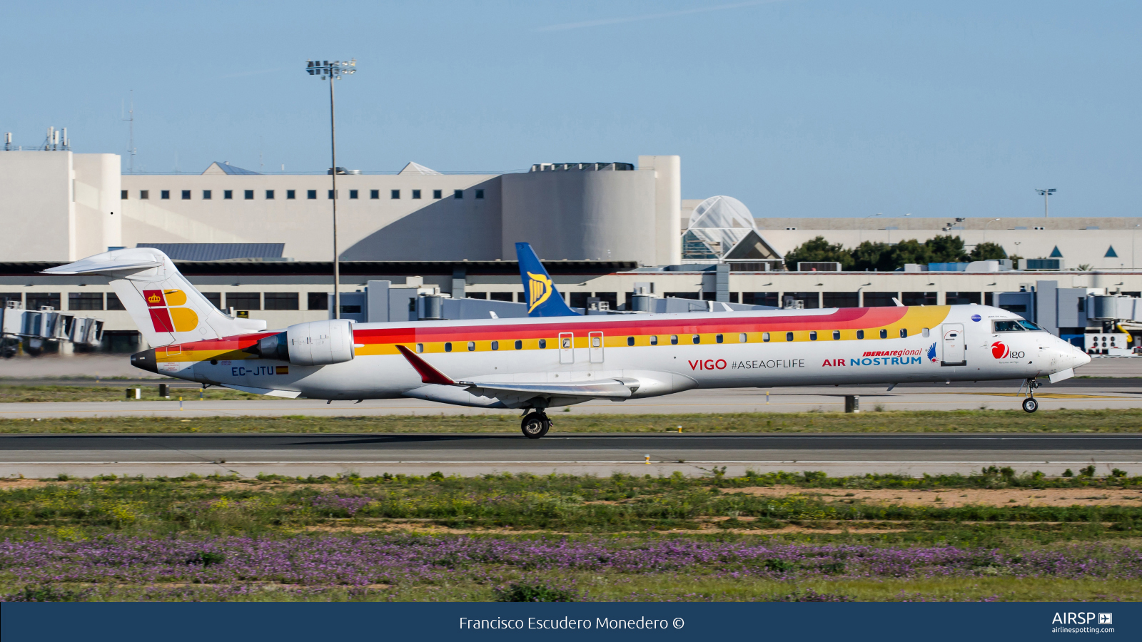 Air Nostrum Iberia Regional  Mitsubishi CRJ-900  EC-JTU