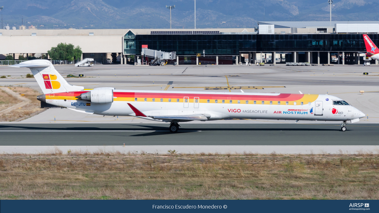 Air Nostrum Iberia Regional  Mitsubishi CRJ-900  EC-JTU