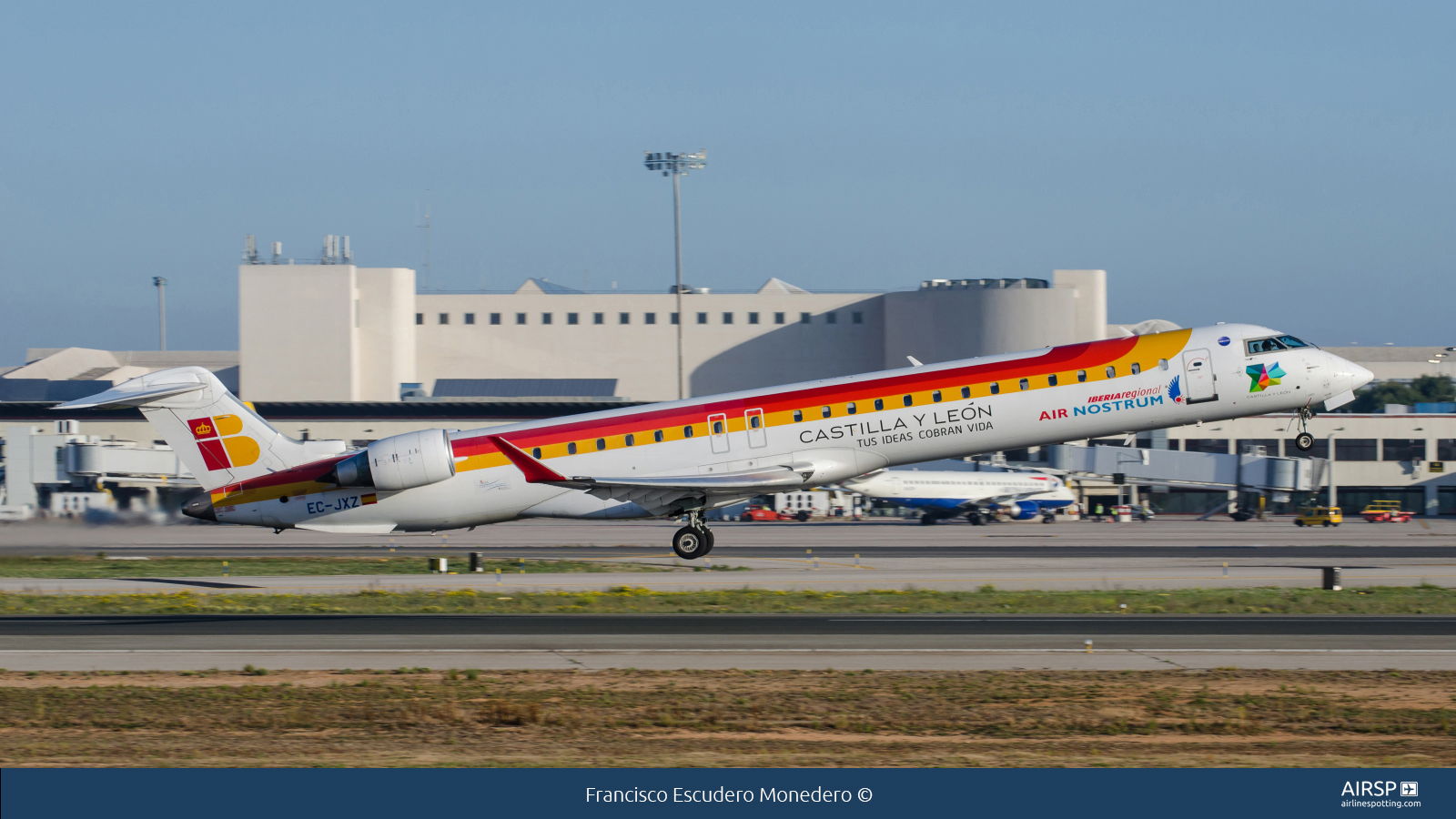 Air Nostrum Iberia Regional  Mitsubishi CRJ-900  EC-JXZ