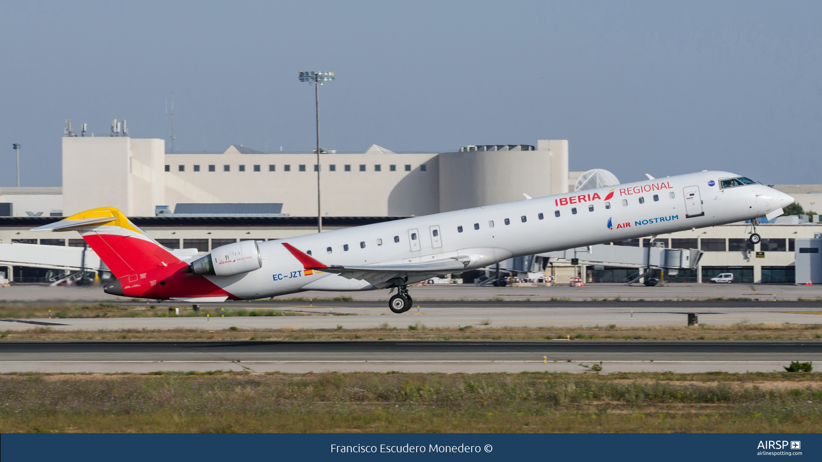 Air Nostrum Iberia Regional  Mitsubishi CRJ-900  EC-JZT