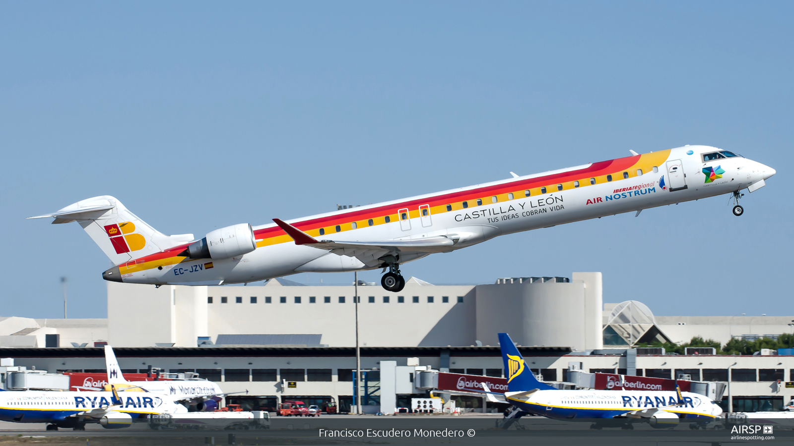 Air Nostrum Iberia Regional  Mitsubishi CRJ-900  EC-JZV