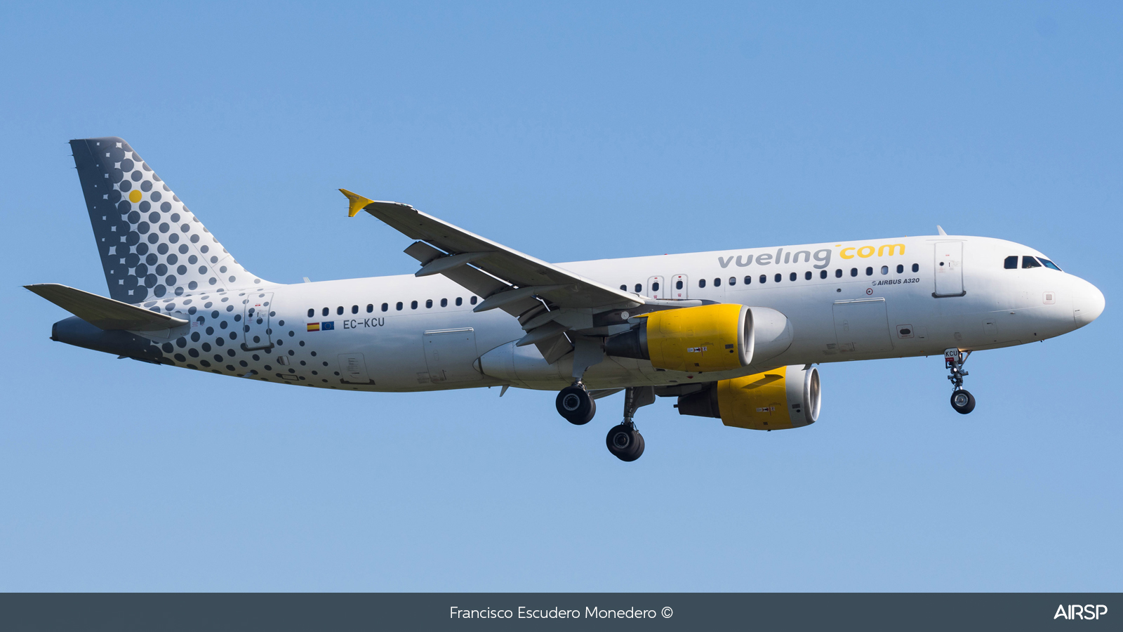 Vueling  Airbus A320  EC-KCU