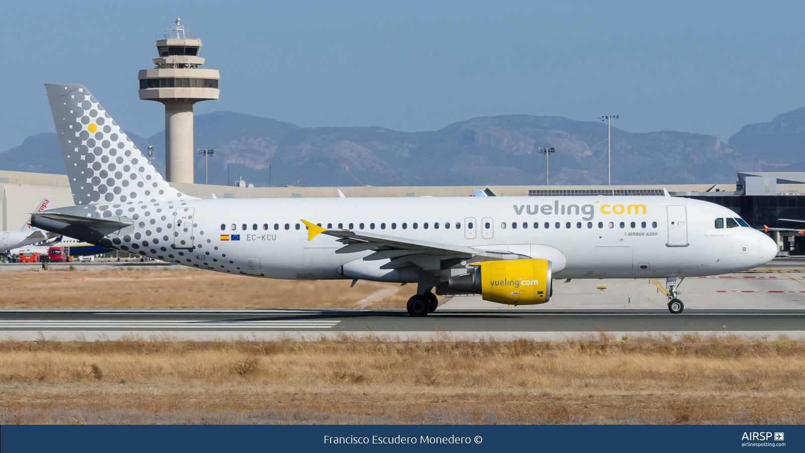 Vueling  Airbus A320  EC-KCU