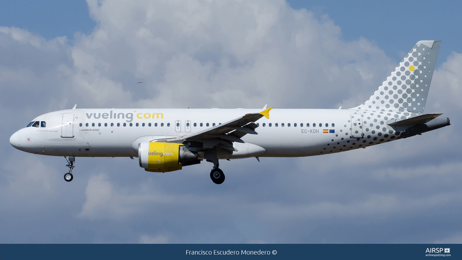 Vueling  Airbus A320  EC-KDH