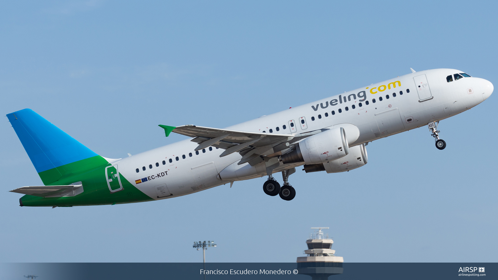 Vueling  Airbus A320  EC-KDT
