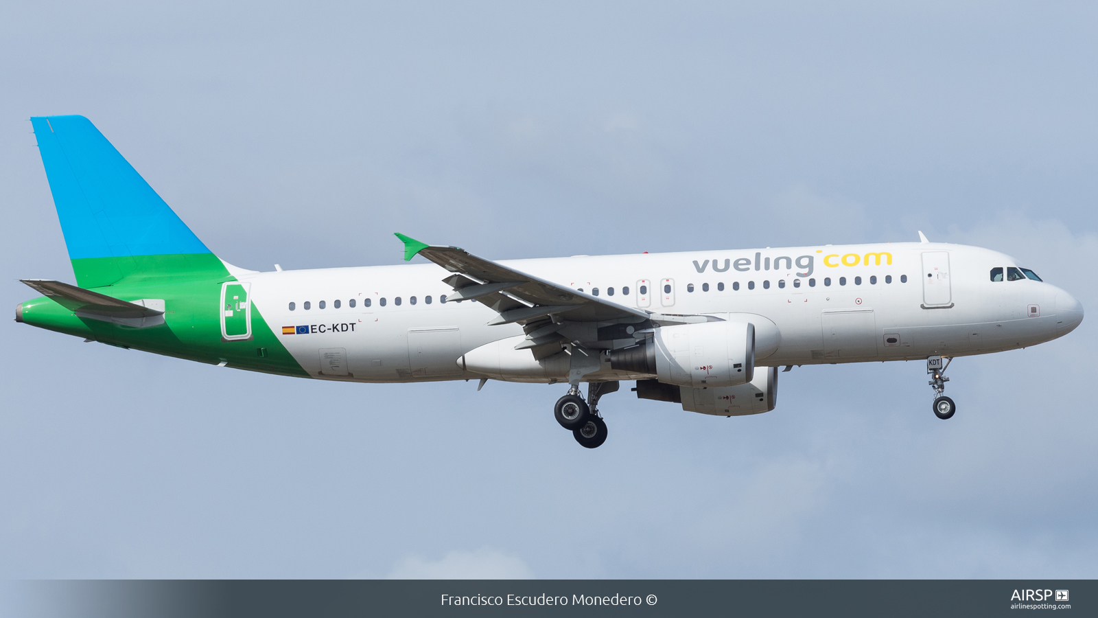 Vueling  Airbus A320  EC-KDT