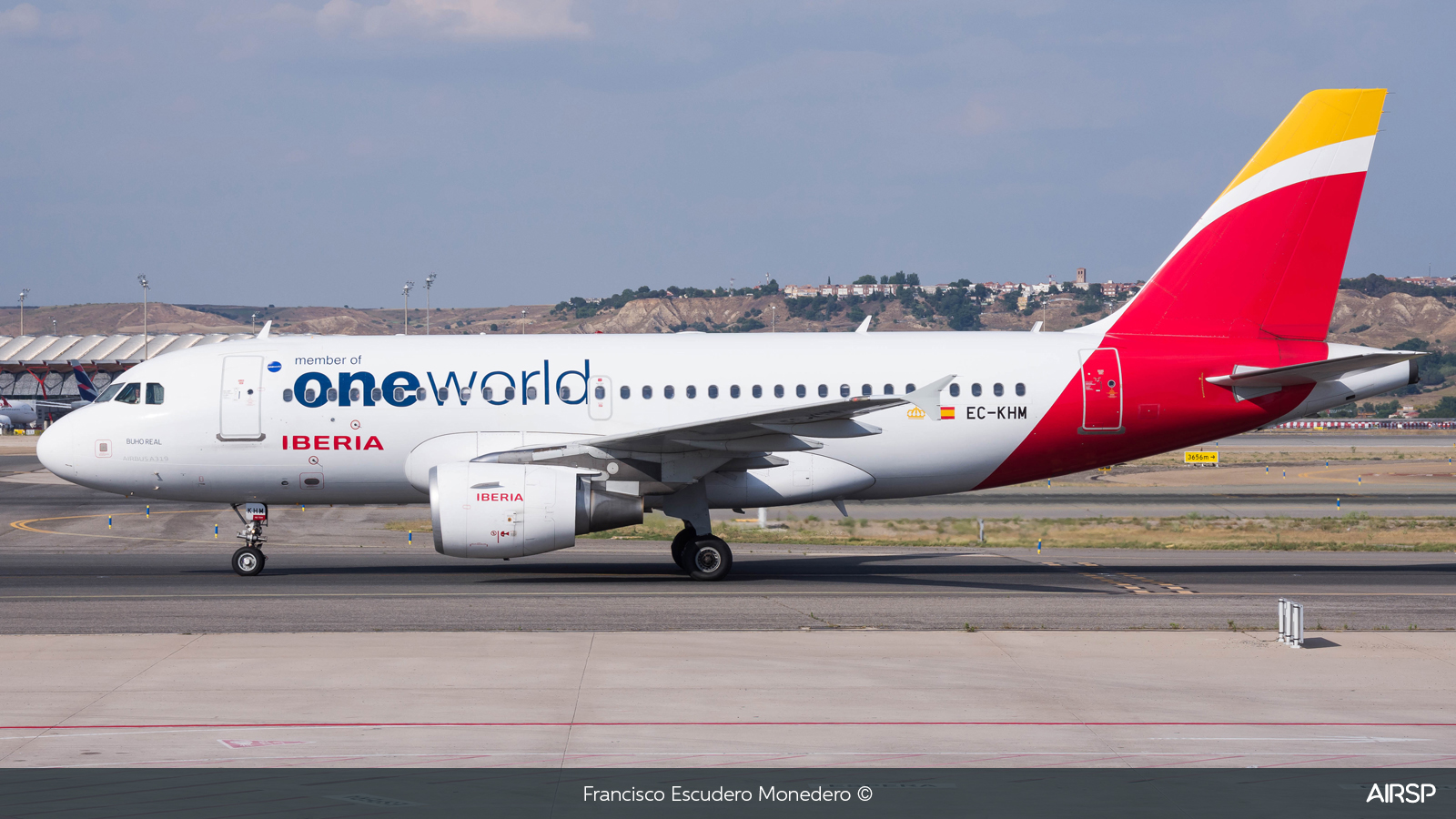 Iberia  Airbus A319  EC-KHM