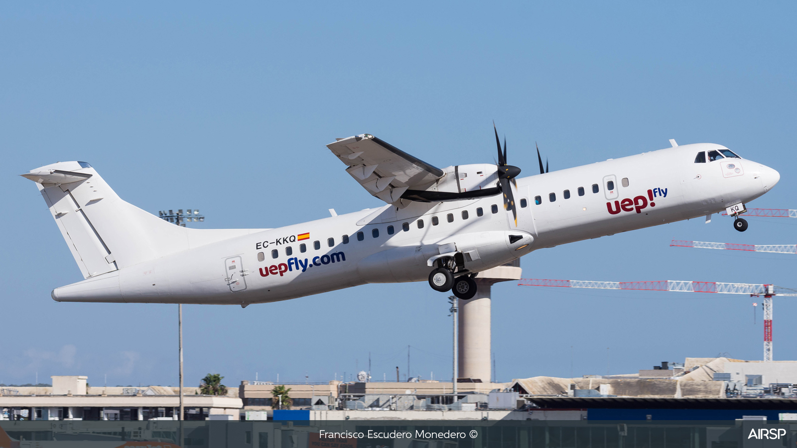 Uep! Fly  ATR-72  EC-KKQ