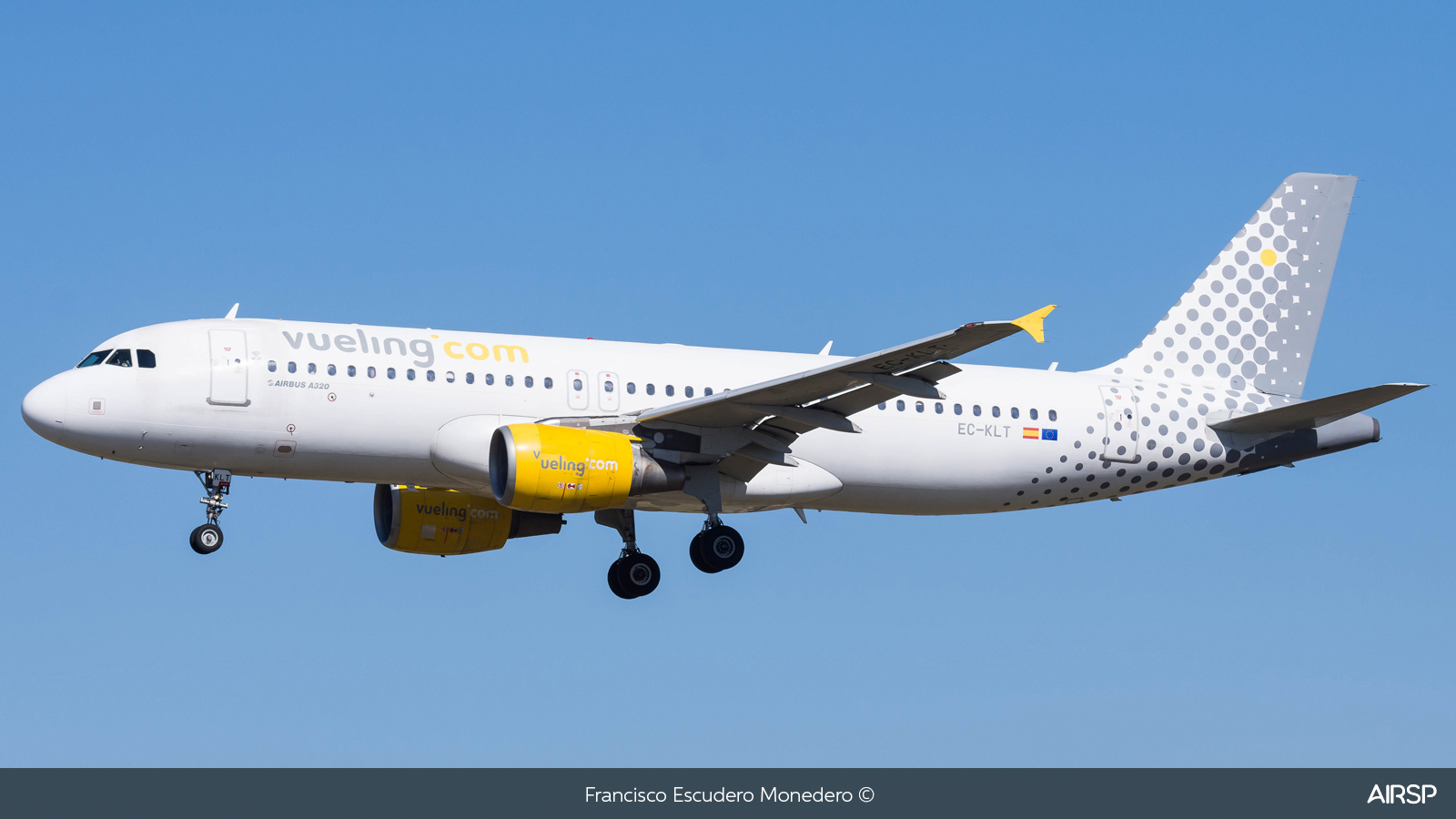Vueling  Airbus A320  EC-KLT