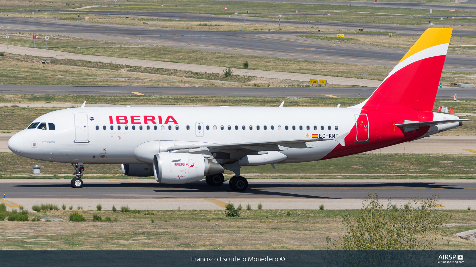 Iberia  Airbus A319  EC-KMD