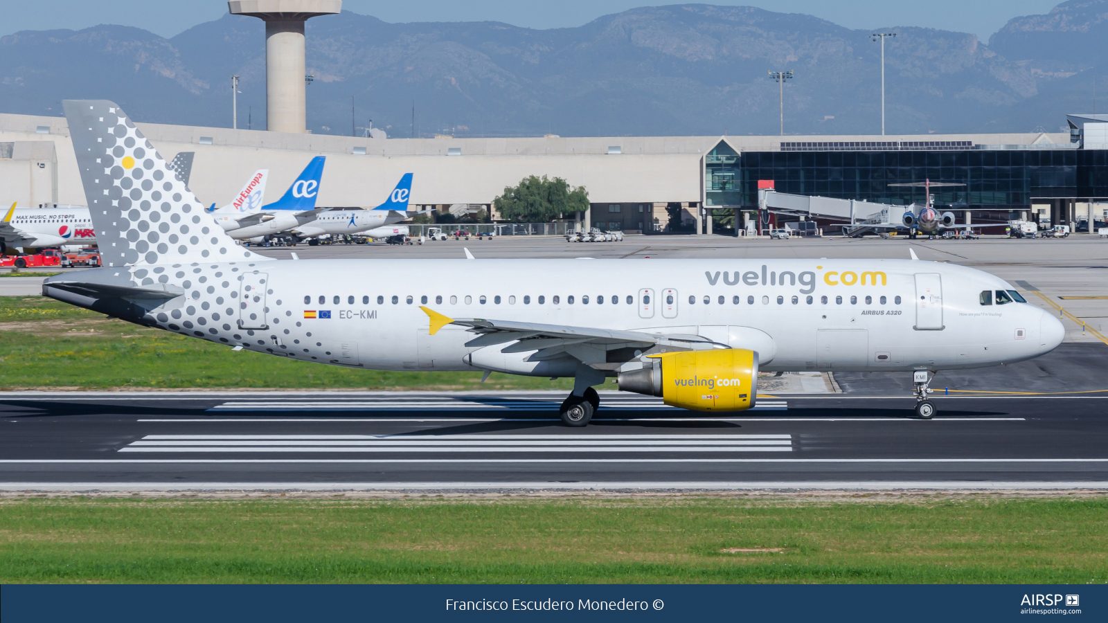 Vueling  Airbus A320  EC-KMI