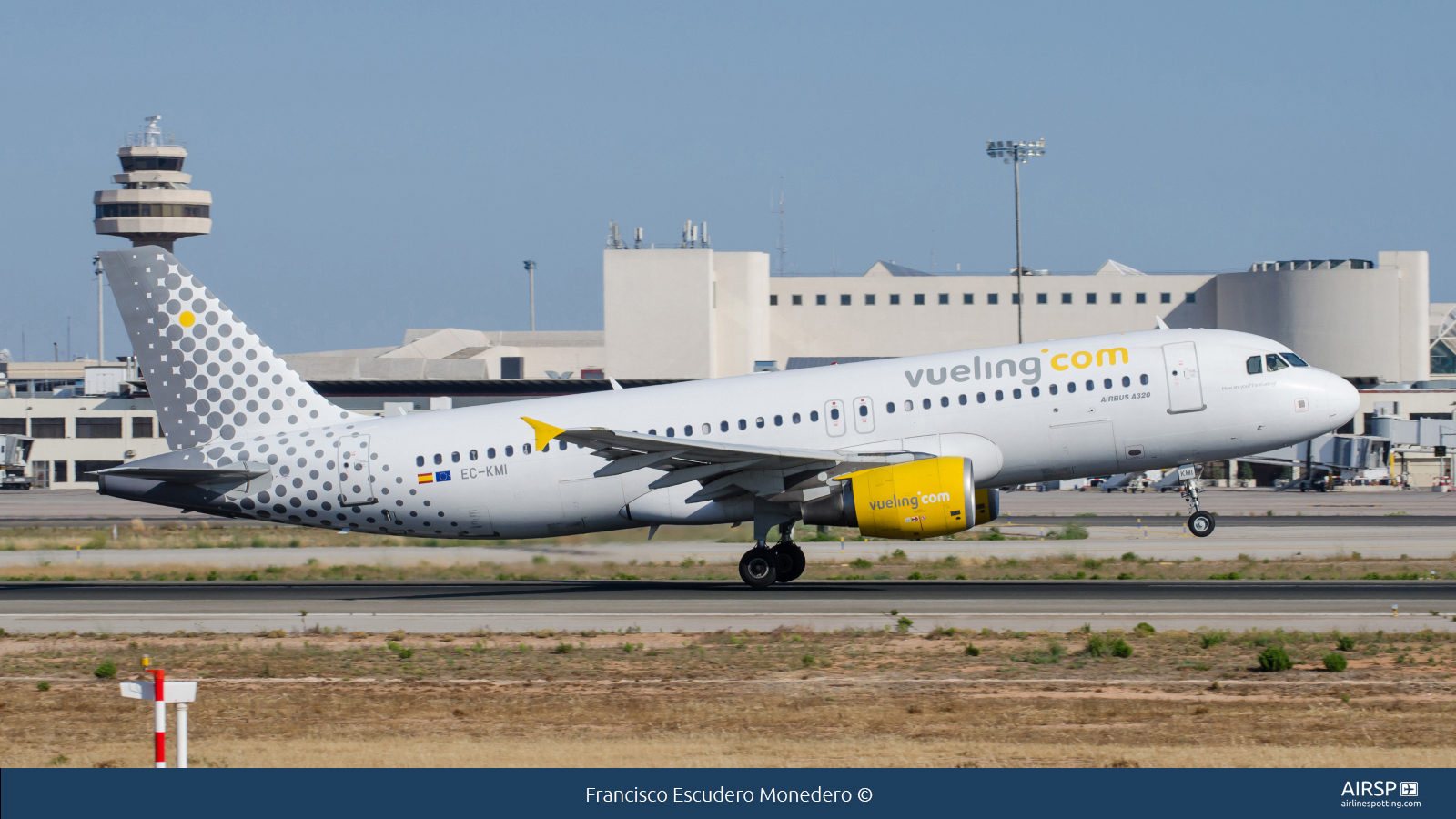 Vueling  Airbus A320  EC-KMI