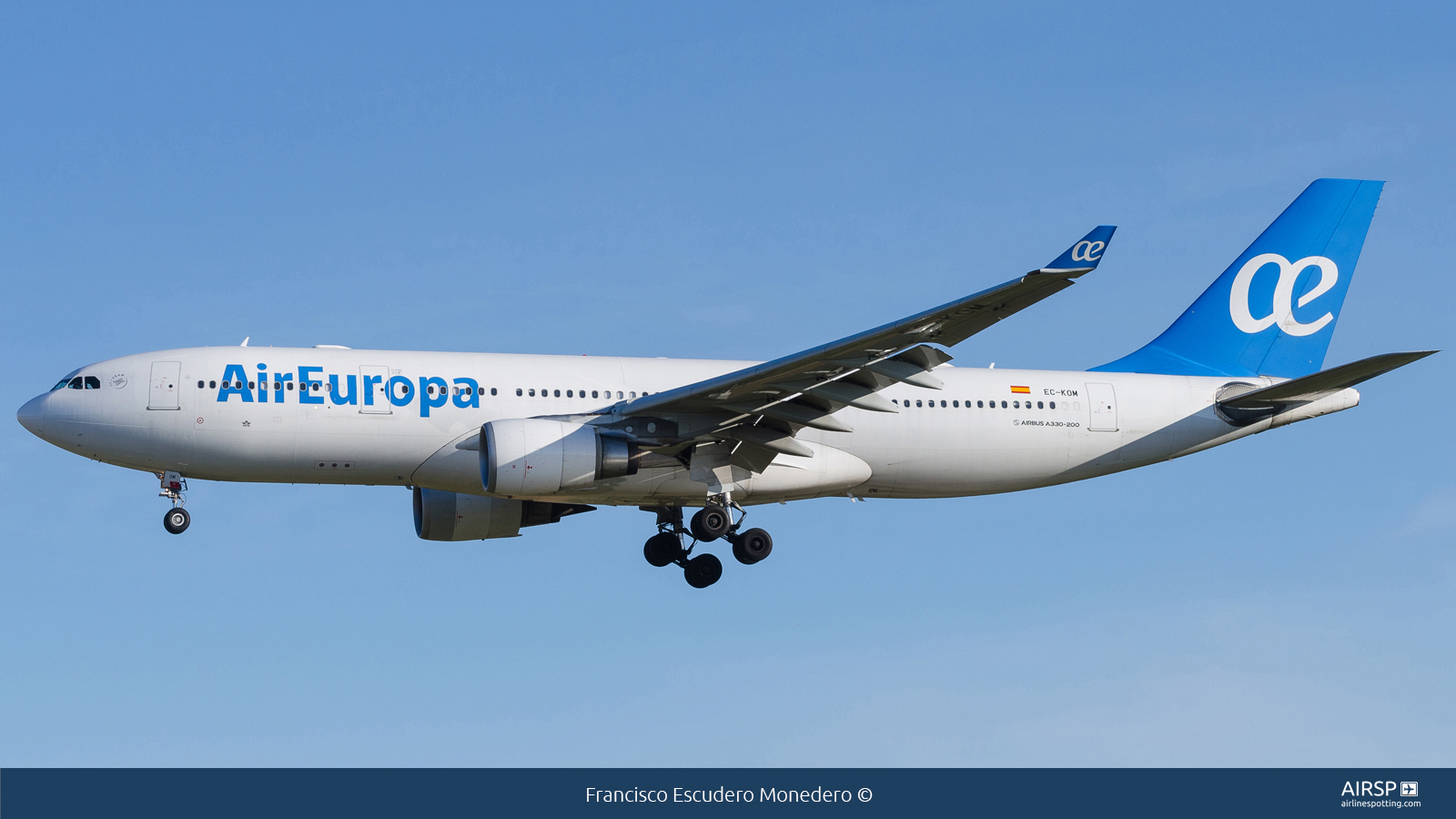 Air Europa  Airbus A330-200  EC-KOM