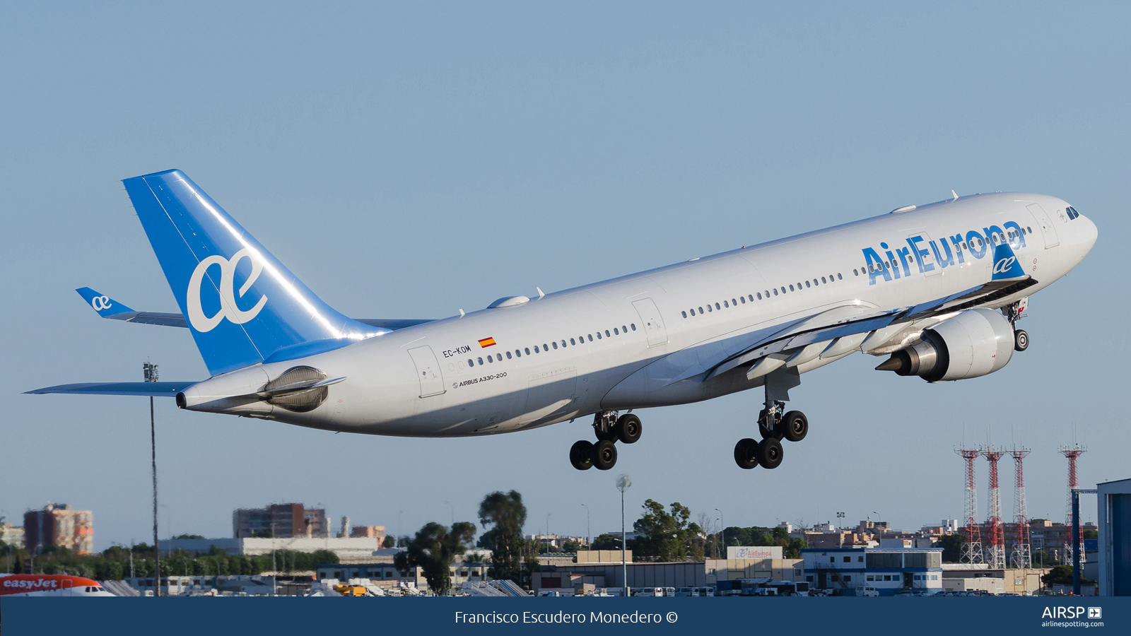 Air Europa  Airbus A330-200  EC-KOM