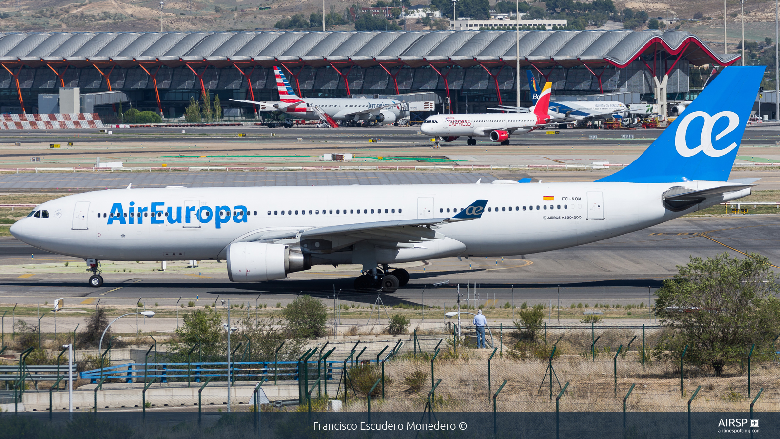 Air Europa  Airbus A330-200  EC-KOM