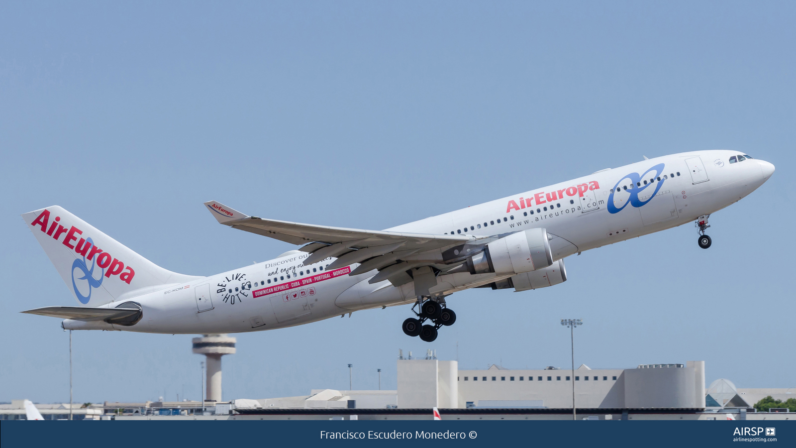 Air Europa  Airbus A330-200  EC-KOM