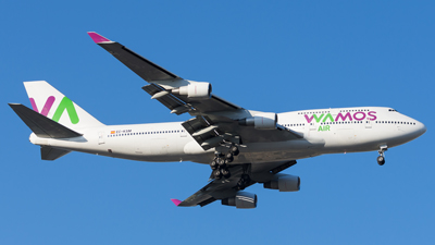 Wamos Air Boeing 747-400