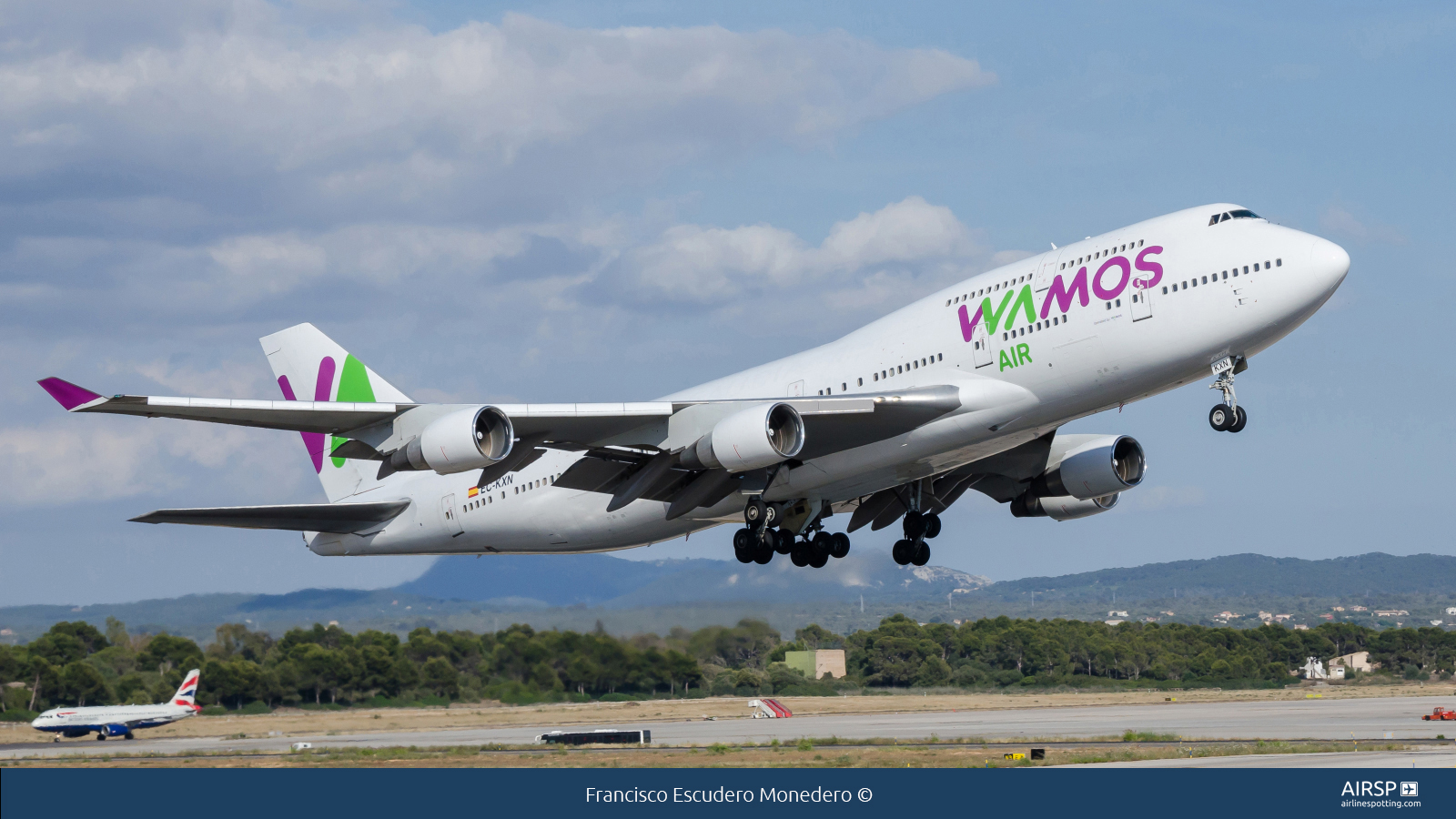 Wamos Air  Boeing 747-400  EC-KXN