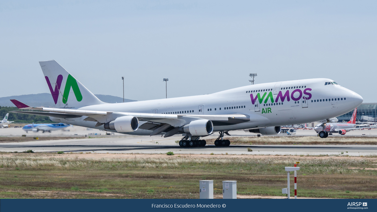 Wamos Air  Boeing 747-400  EC-KXN