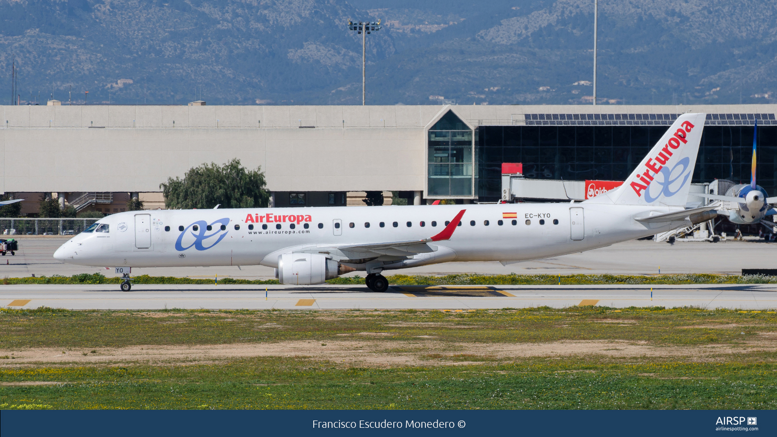 Air Europa  Embraer E195  EC-KYO