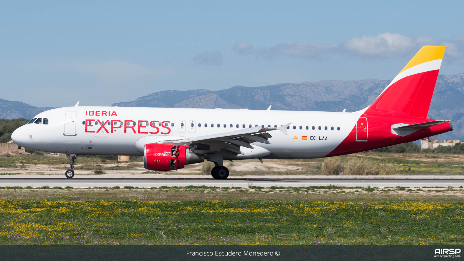 Iberia Express  Airbus A320  EC-LAA
