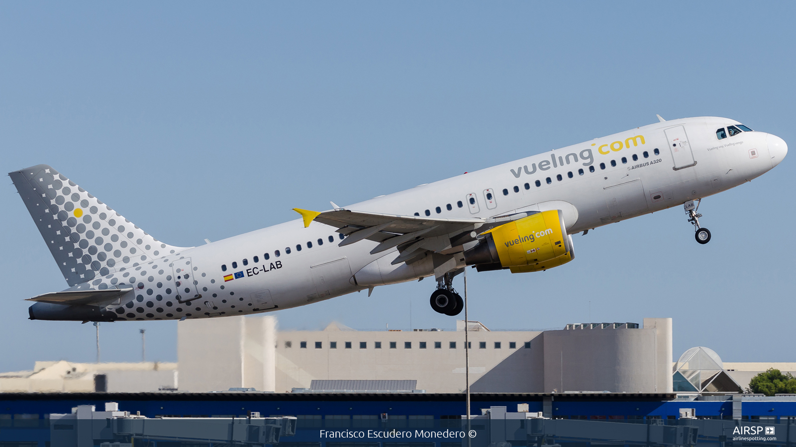 Vueling  Airbus A320  EC-LAB