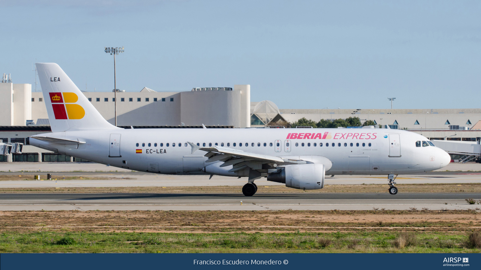 Iberia Express  Airbus A320  EC-LEA