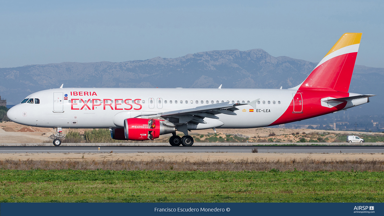 Iberia Express  Airbus A320  EC-LEA