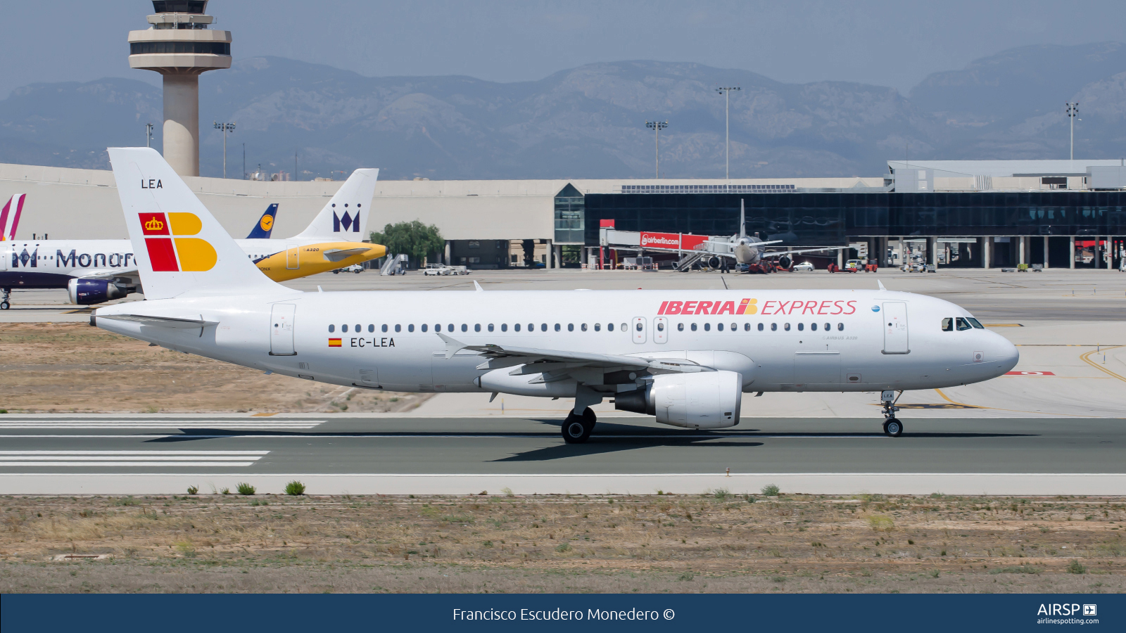 Iberia Express  Airbus A320  EC-LEA