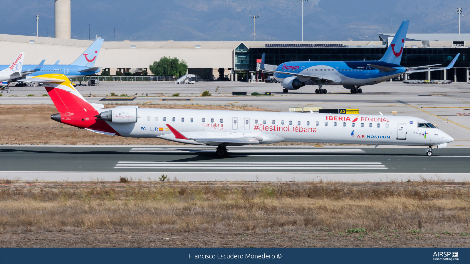 Air Nostrum Iberia Regional  Mitsubishi CRJ-1000  EC-LJR