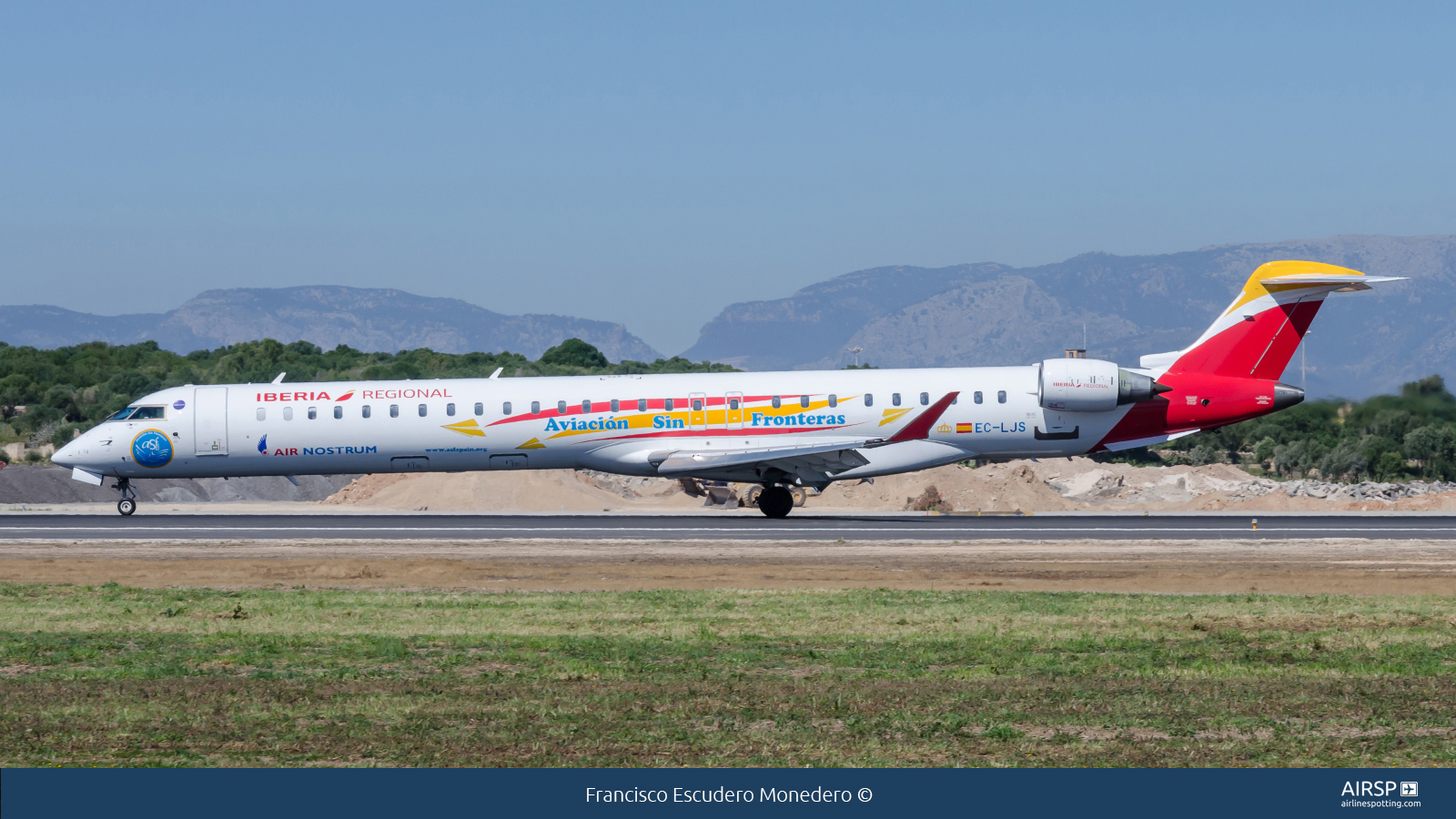 Air Nostrum Iberia Regional  Mitsubishi CRJ-1000  EC-LJS