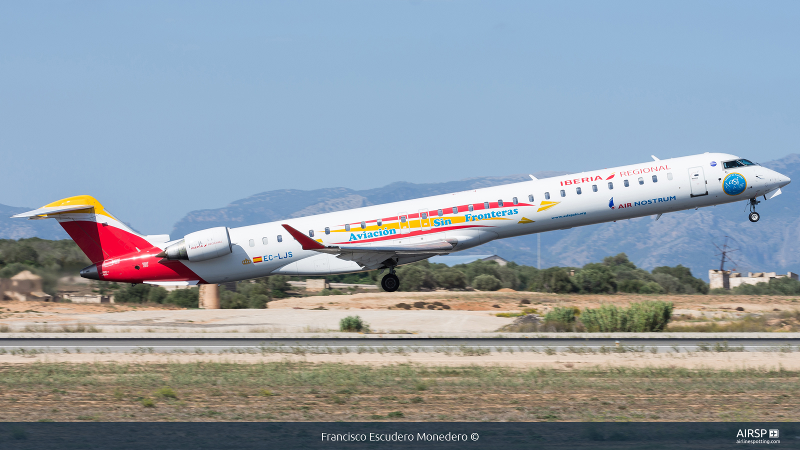 Air Nostrum Iberia Regional  Mitsubishi CRJ-1000  EC-LJS