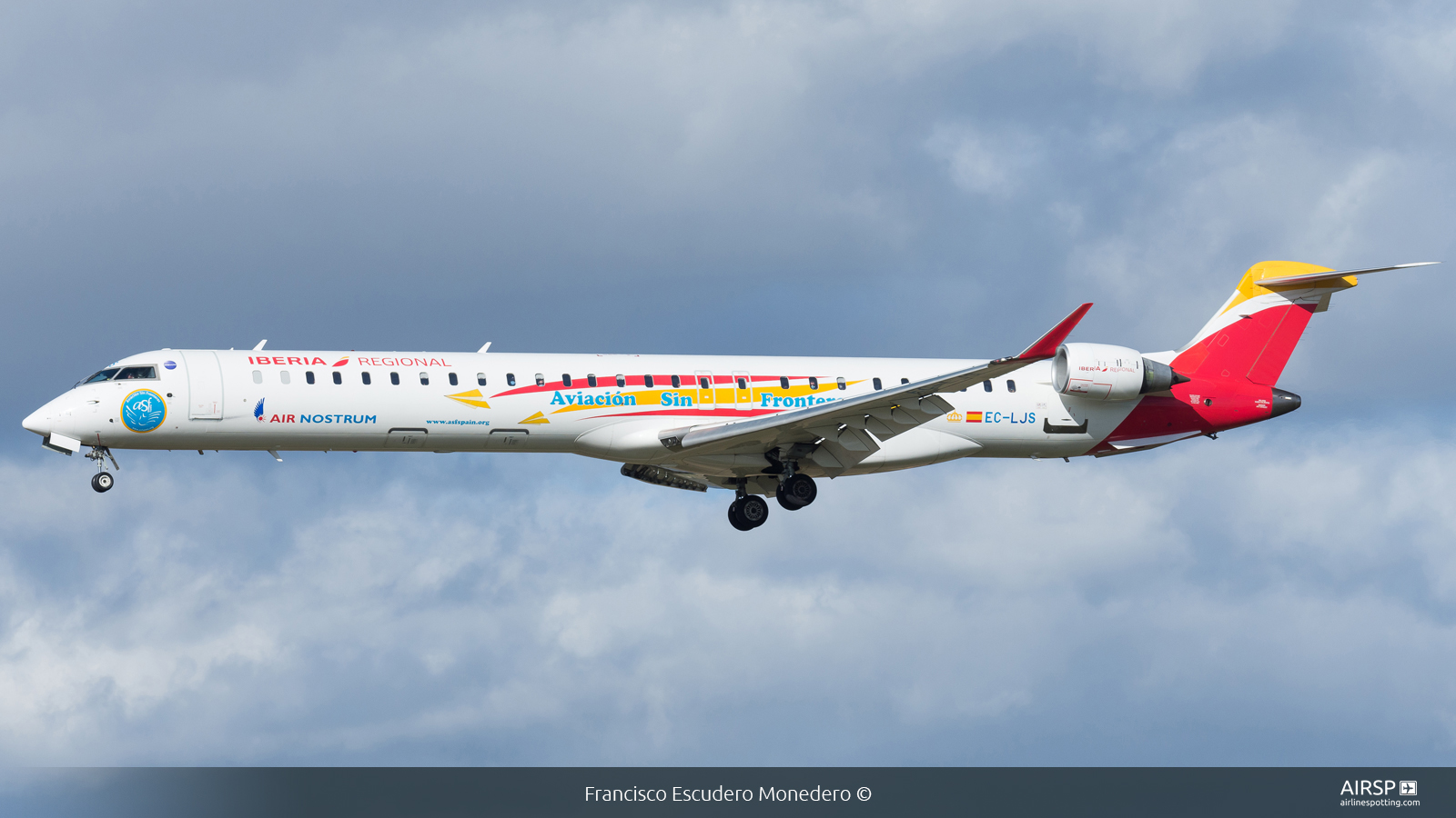 Air Nostrum Iberia Regional  Mitsubishi CRJ-1000  EC-LJS