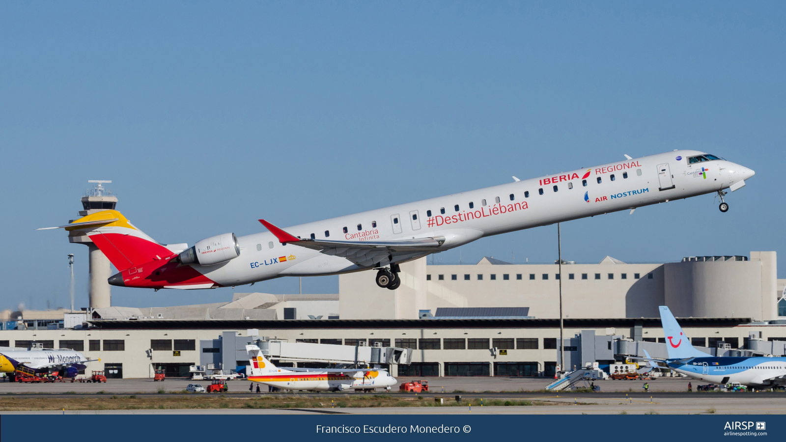 Air Nostrum Iberia Regional  Mitsubishi CRJ-1000  EC-LJX