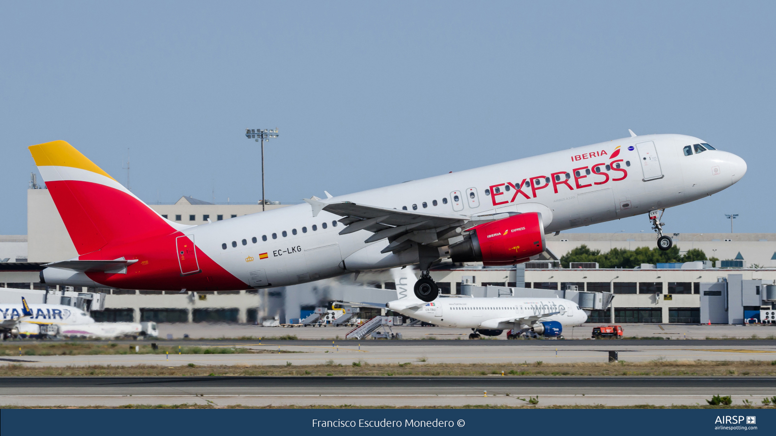 Iberia Express  Airbus A320  EC-LKG