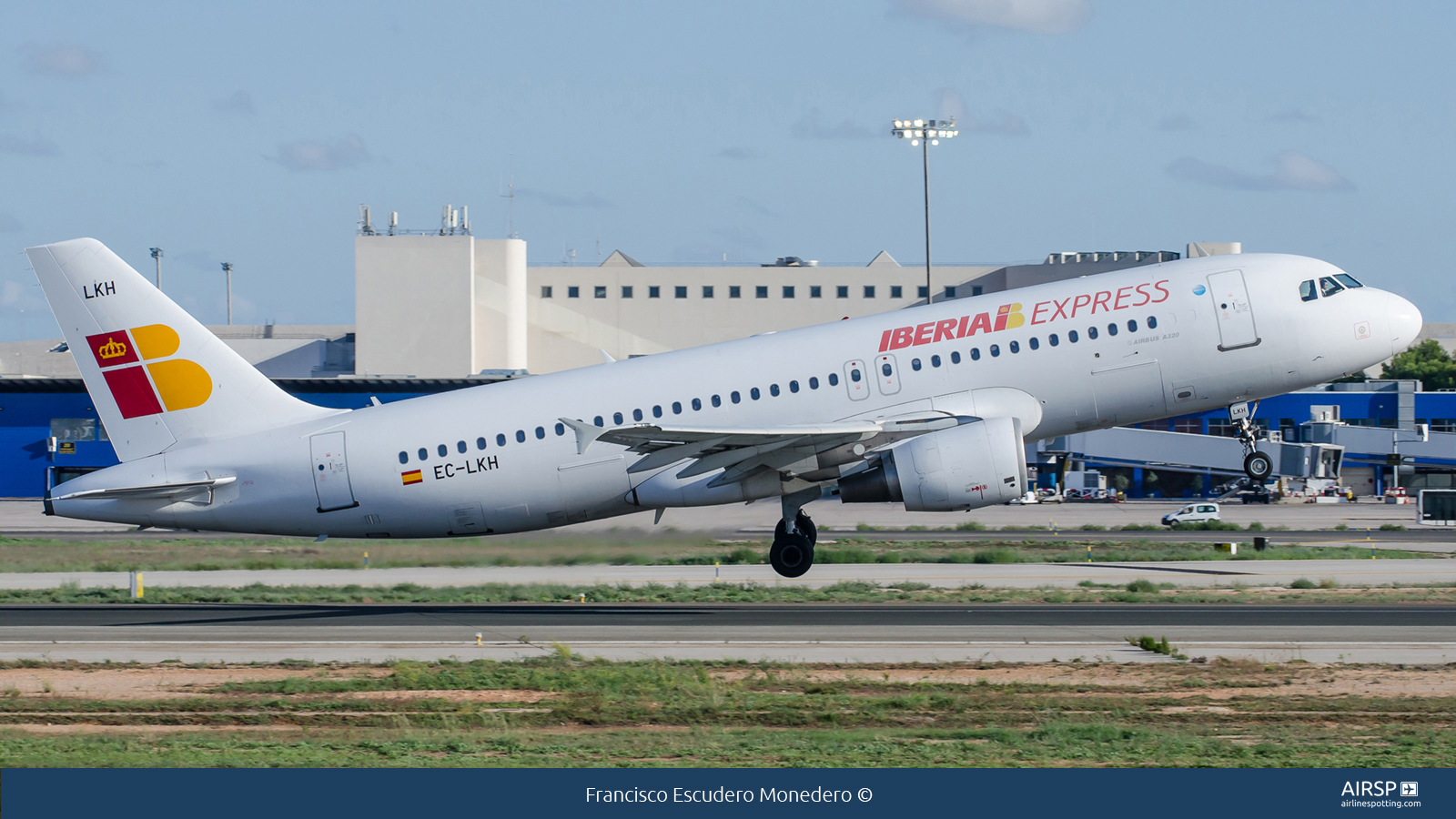 Iberia Express  Airbus A320  EC-LKH