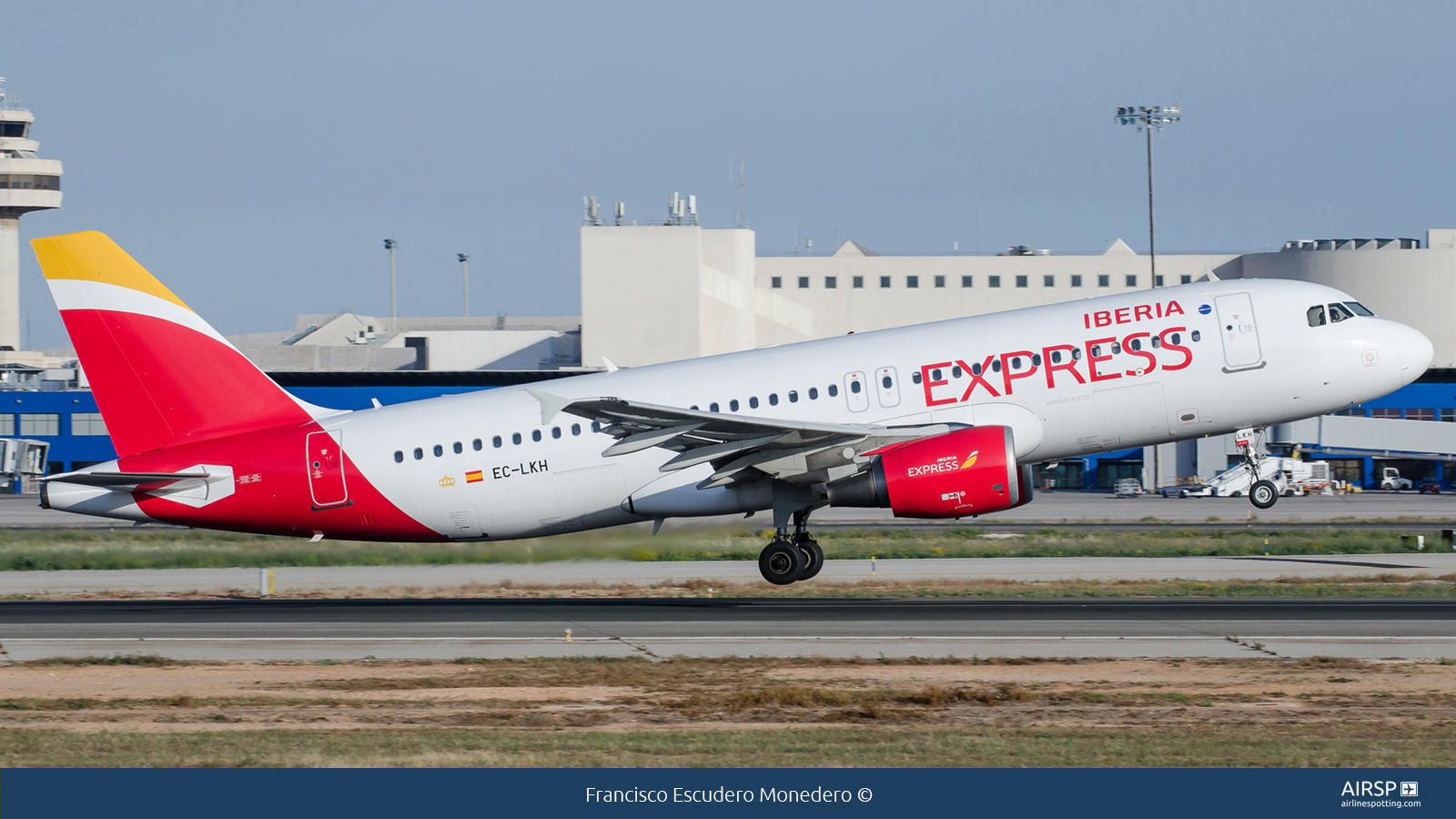 Iberia Express  Airbus A320  EC-LKH